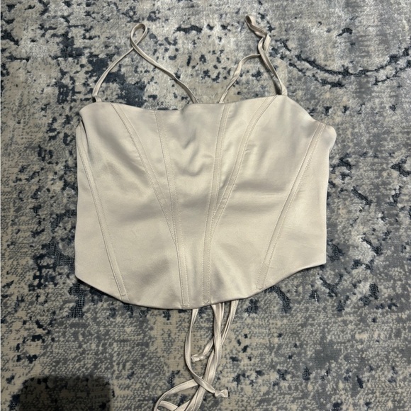 Garage top never worn size medium - Picture 4 of 4